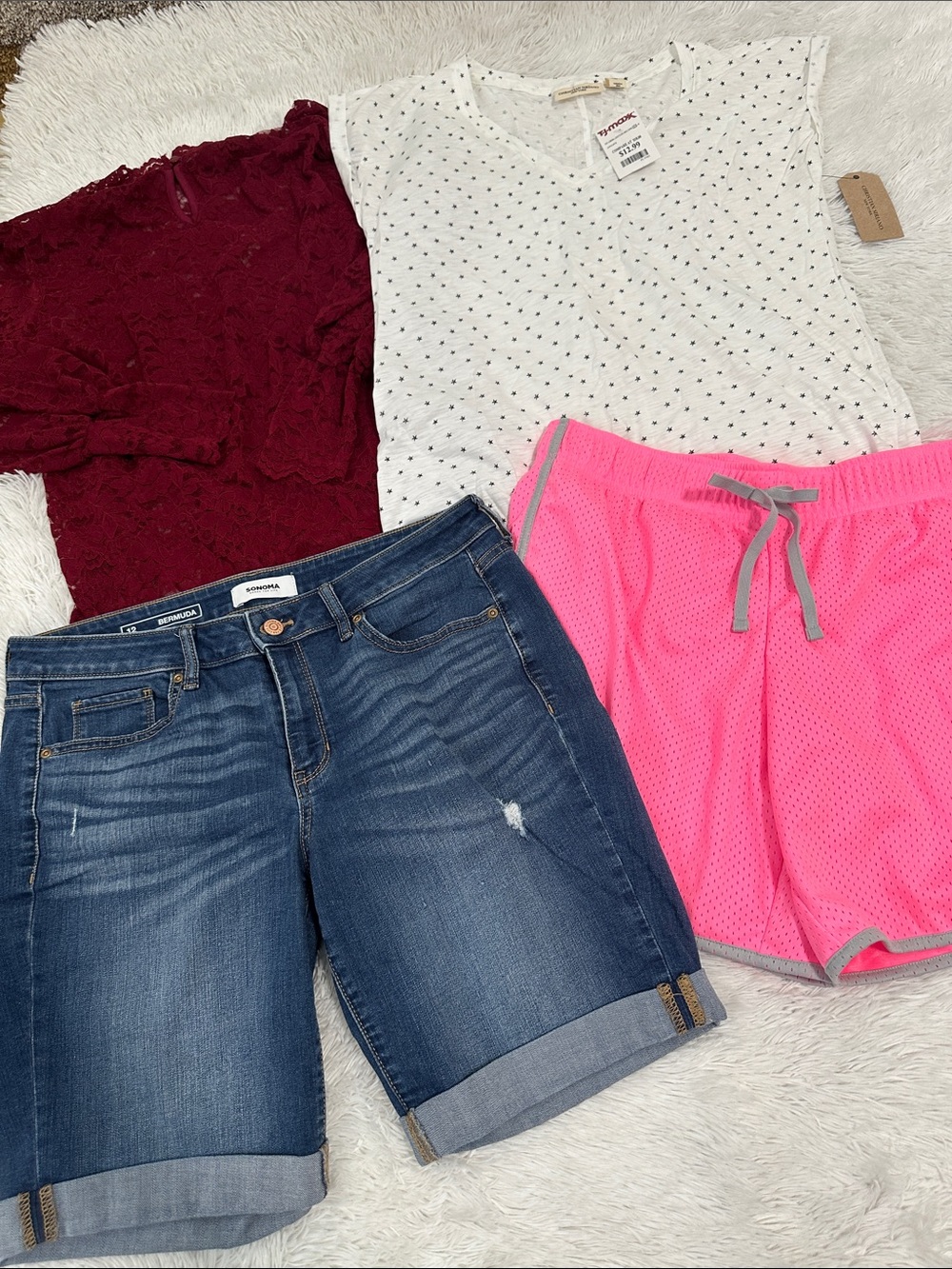 🐛 Bundle of 4 Woman’s Clothing Size L